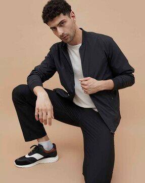 -288Wx360H-700785397-black-