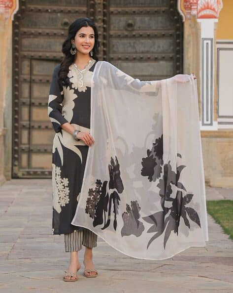 GOSRIKI Women Floral Print Straight Kurta Suit Set