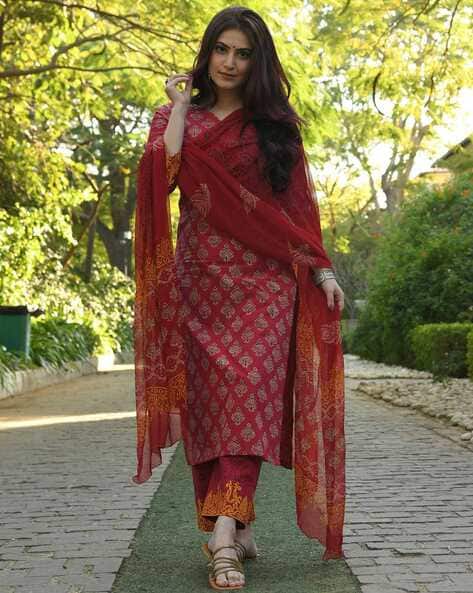 GOSRIKI Women Printed Straight Kurta Set with Bracelet Sleeves