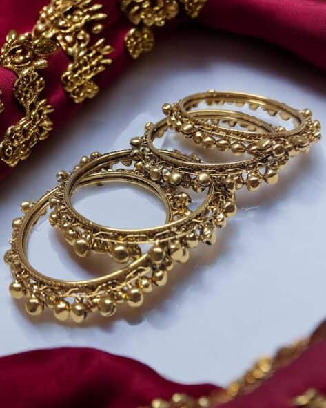 Oomph Women Set of 4 Gold-Plated Bangles