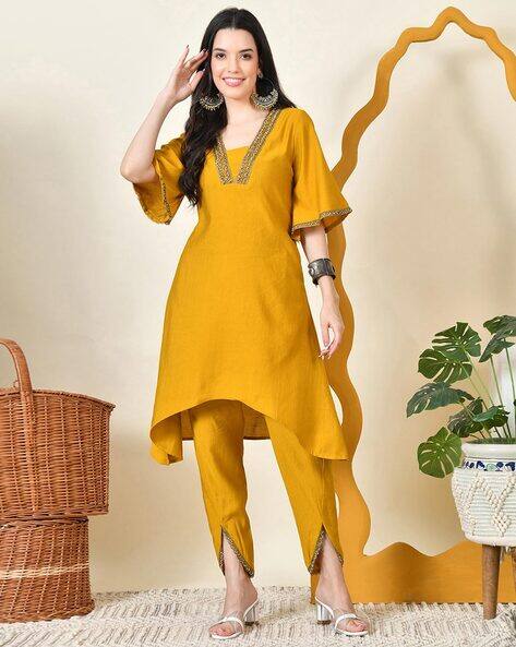 Myshka Women Embroidery Kurta Set
