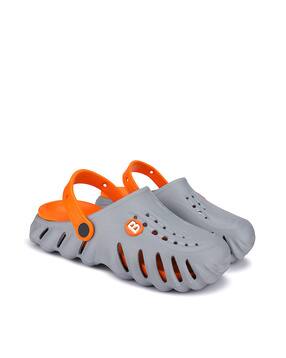 bersache Men Perforated Slingback Clogs-picture-41