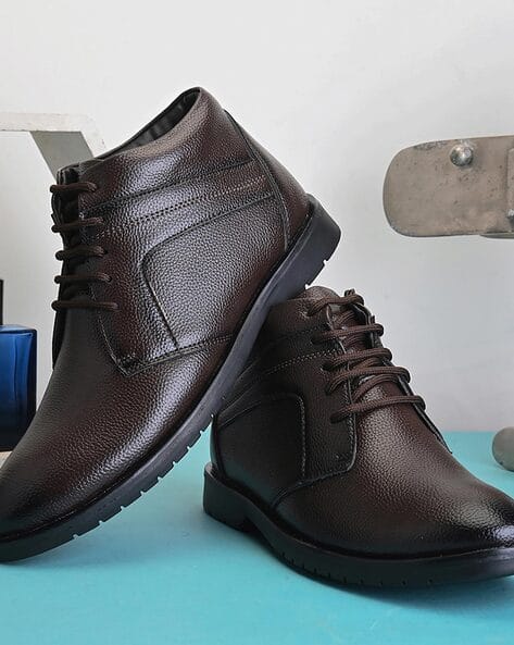 JOHN KARSUN Men Chukka Boots with Lace Fastening