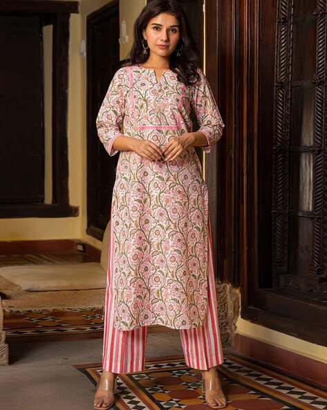 Women Floral Print Straight Kurta with Pants