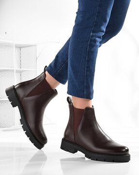 Low price boots online on sale