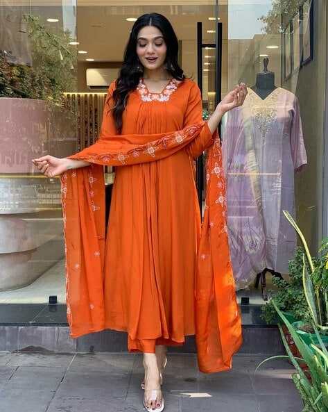 Women Embroidered Anarkali Kurta Pants Set with Dupatta