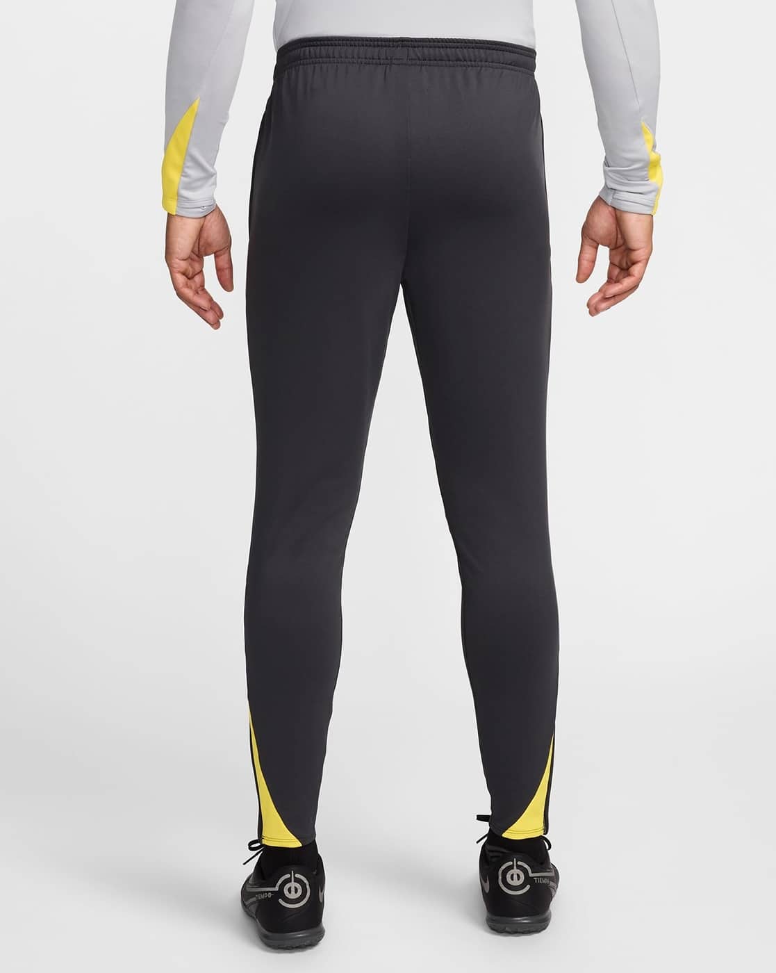 Buy NIKE Men Liverpool FC Strike Third Online | Ajio.com