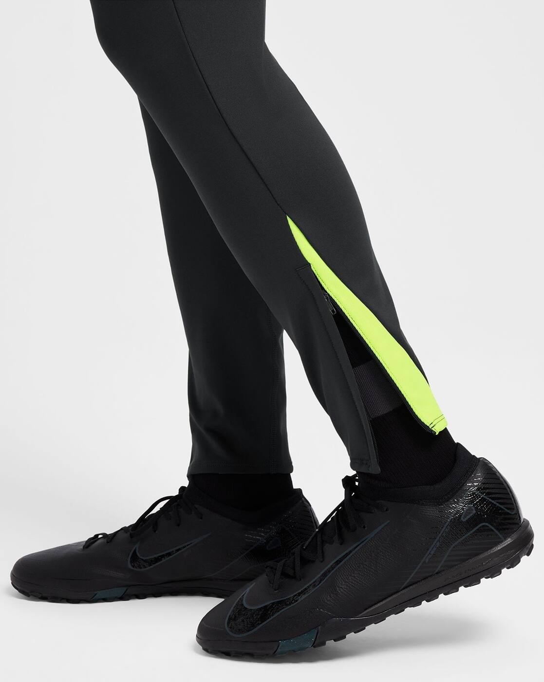 Buy Black Track Pants for Men by NIKE Online