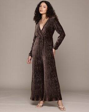 label ritu kumar Caren Velvet Jumpuit-picture-18