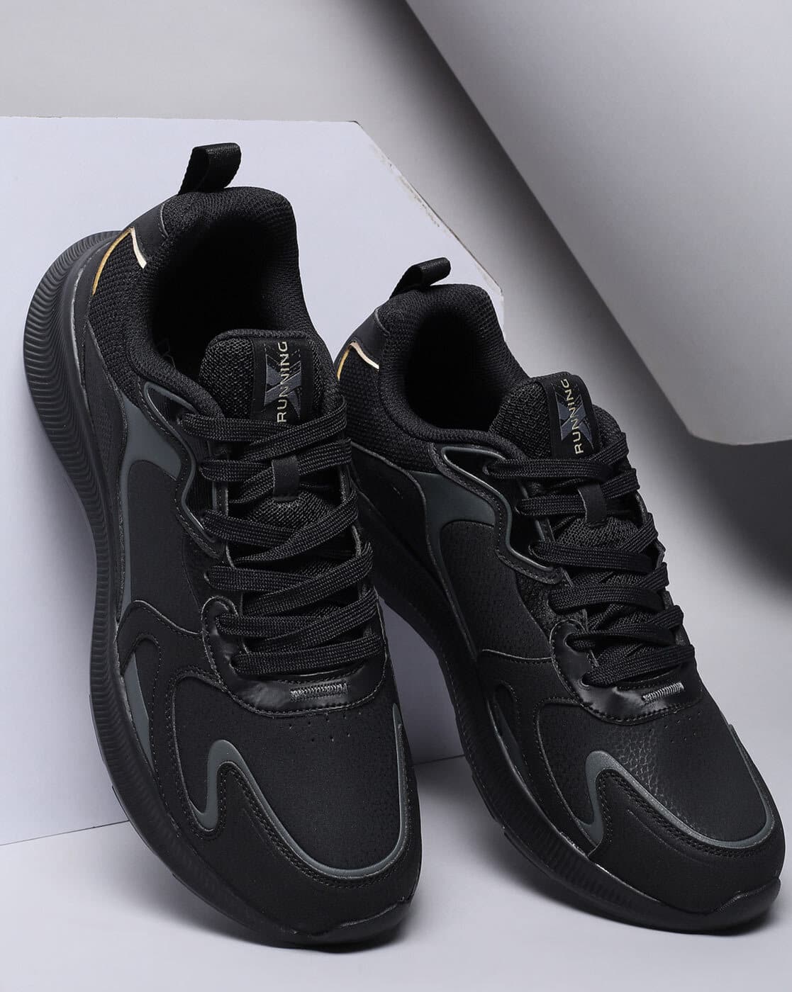 -1117Wx1400H-700769963-black-