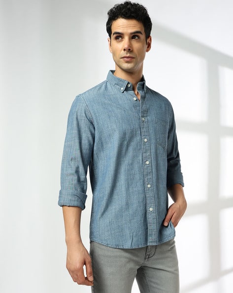 Men Regular Fit Denim Shirt with Patch Pocket