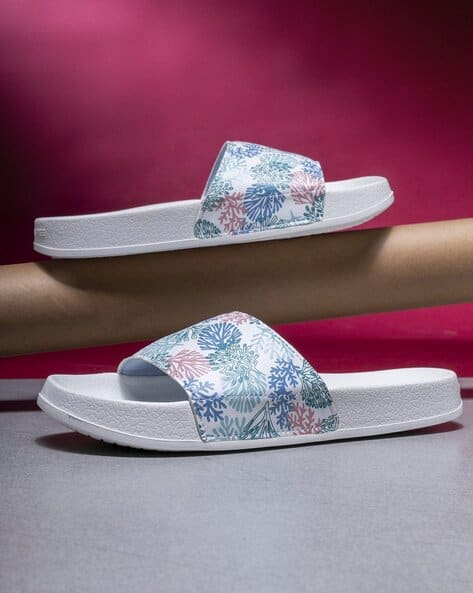 Women Leaf Print Slides