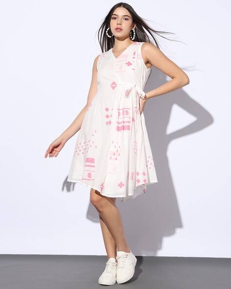 Svrnaa by AZORTE Printed Dress with Tie-Up
