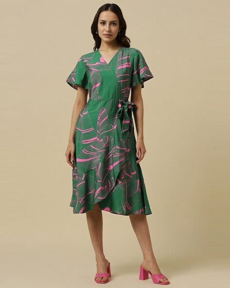 mint green dress styling See The Light Green Midi Dress – Shop the Mint main image 0