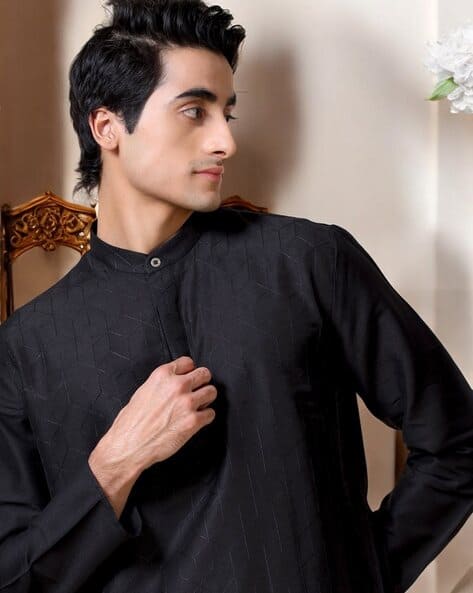 TATTVA Men Geometric Slim Fit Short Kurta with Mandarin Collar