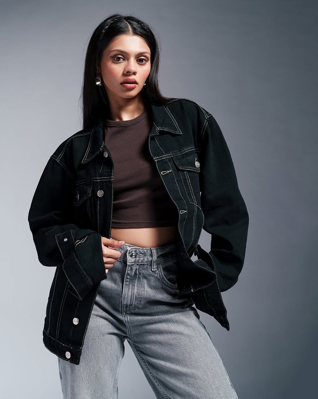 -1117Wx1400H-700945721-black-