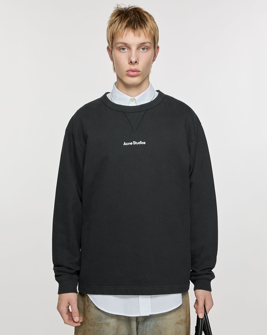 -1117Wx1400H-469709803-black-