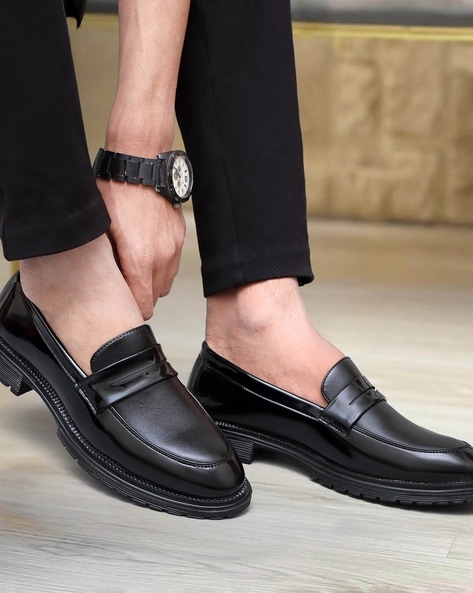 Men Round-Toe Slip-On Mocassins