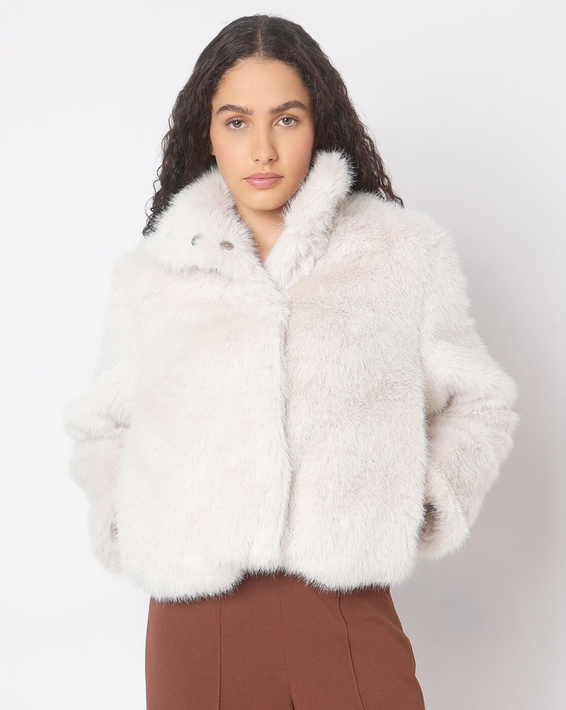 Buy Vero Moda Women Faux-Fur Regular Fit Bo Online | Ajio.com