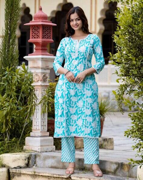 EthniFlair Women Floral Print Straight Kurta & Pants with Dupatta