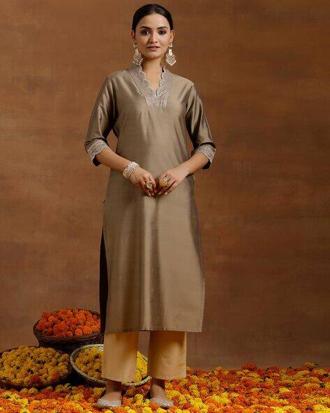 Gerua By Libas Women Floral Embroidered Straight Kurta