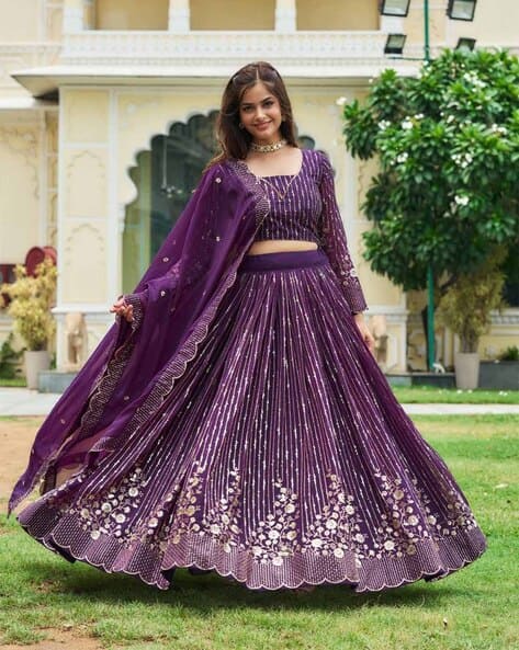 Women Embellished Lehenga Choli Set with Dupatta