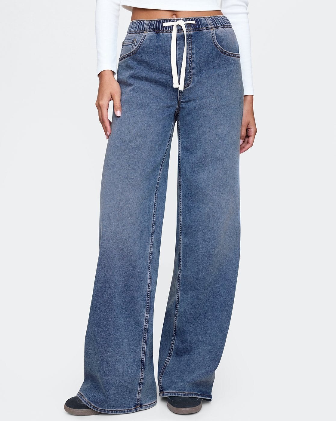 Women Lightly Washed Baggy Fit Jeans