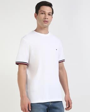 Men Regular Fit Crew-Neck T-Shirt with Global Striped Cuff