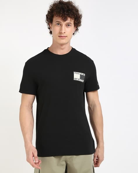 TOMMY HILFIGER Men Paisley Flag Regular Fit Crew-Neck T-Shirt