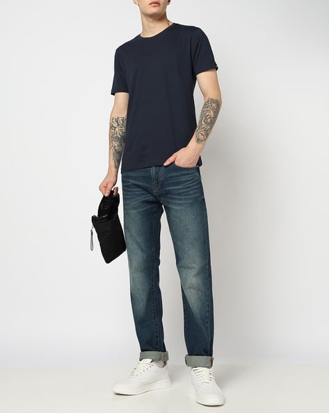 Men J16 Straight Fit Washed Jeans