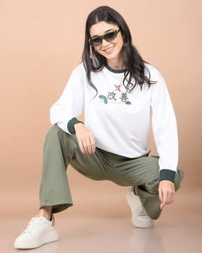crimsoune club Women Graphic Sweatshirt-picture-21