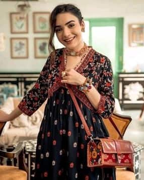 nantan Women Floral Flared Kurta-picture-15