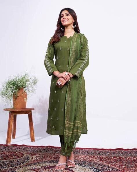 68% OFF on Women Embroidered Straight Kurta Set with Dupatta 68% OFF on Women Embroidered Straight Kurta Set with Dupatta