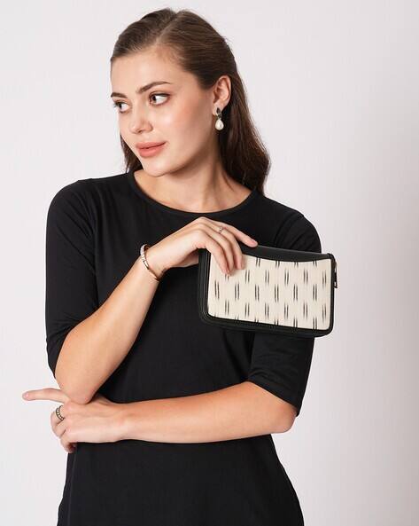 GLOBUS Women Self Design Wallet
