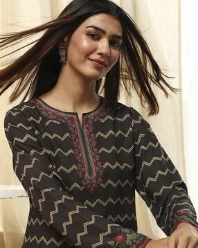 Women Chevron Print Straight Kurti-image-45