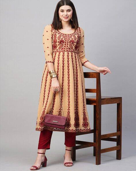 SVARAA Women Embroidery Angrakha Kurta