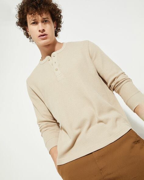 Buy MAX Men Ribbed Henley T-Shirt Online | Ajio.com