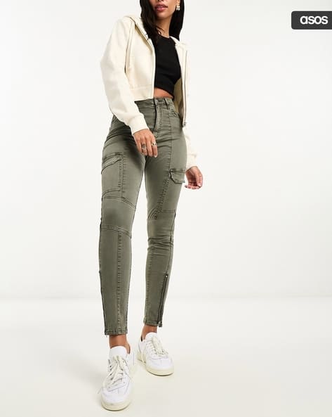 Women Lightly Washed Cargo Skinny Jeans