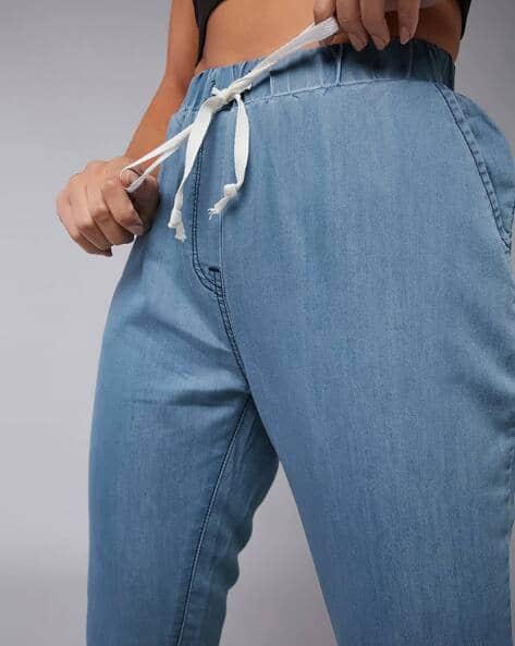 Women Light Weight Mid-Rise Relaxed Fit Jeans