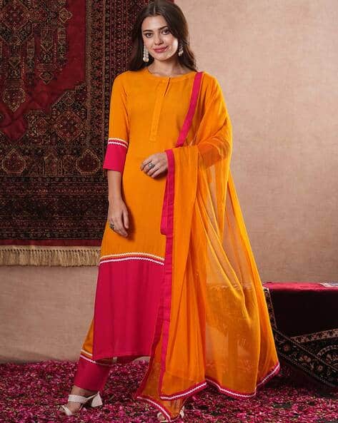 SVARAA Women  Straight Kurta Suit Set