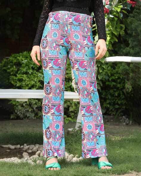 Hivora Women Geometric Print Flared Flat-Front Pants