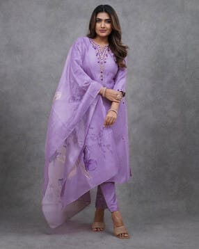 Women Embroidered Straight Kurta Pants Set with Dupatta-image-33