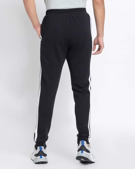 nike joggers myntra