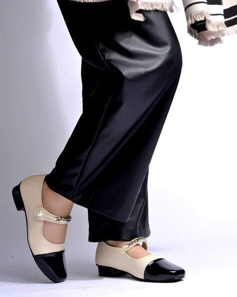 Shoetopia Women Colourblock Slip-On Pumps