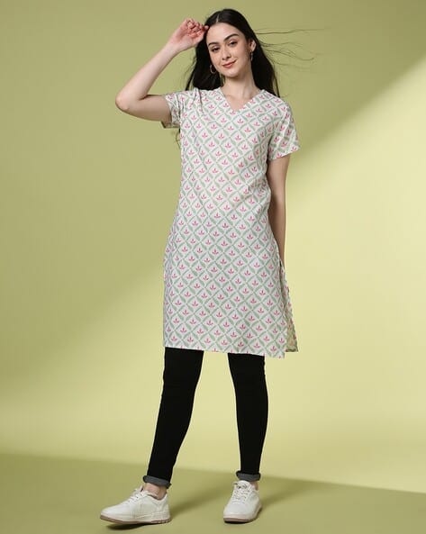 Acai Women Leaf Print Straight Kurta