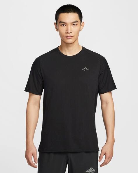 NIKE Men Chase Dri-Fit ADV Regular Fit Crew-Neck T-Shirt