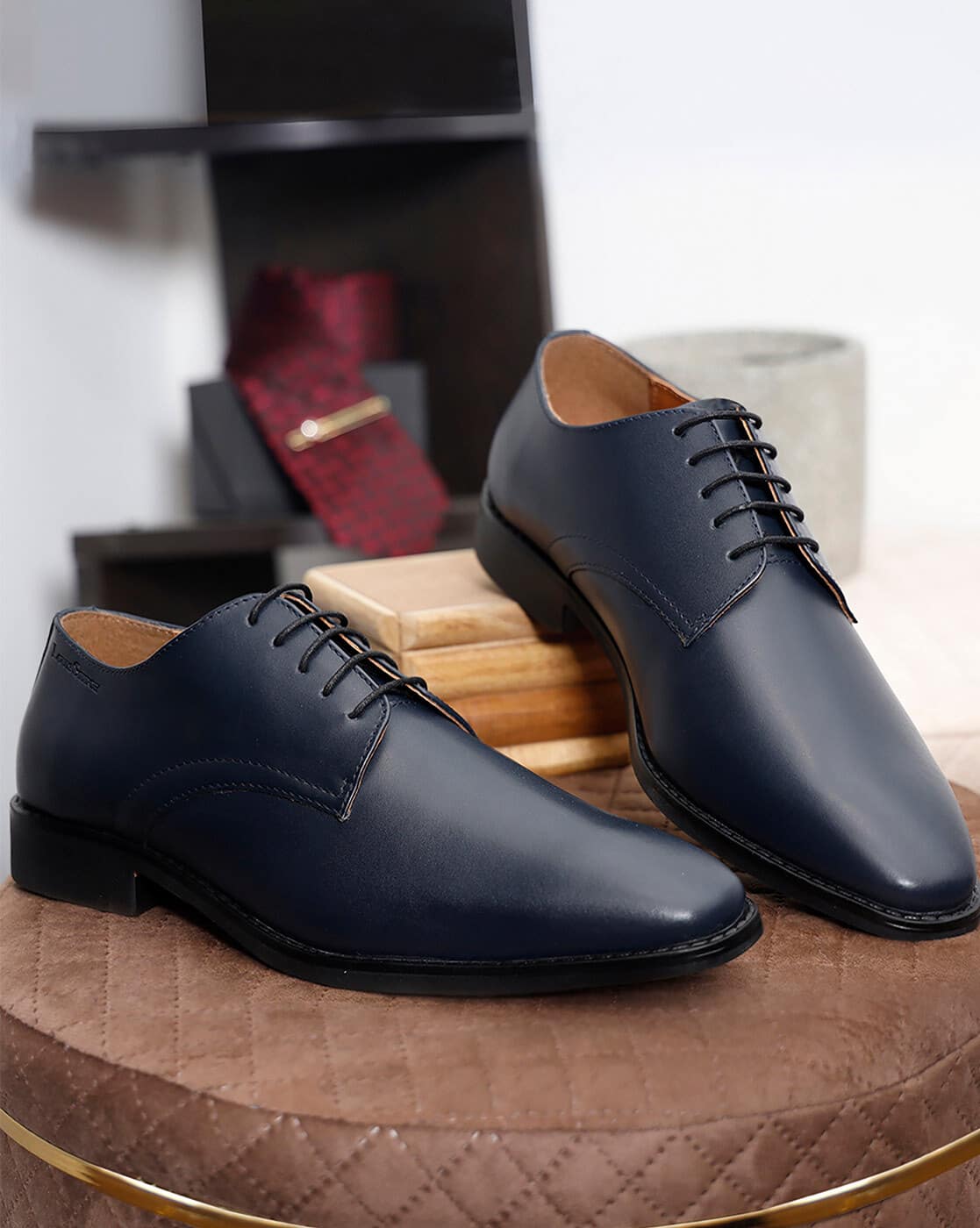 Men Shoe with Genuine Leather Upper