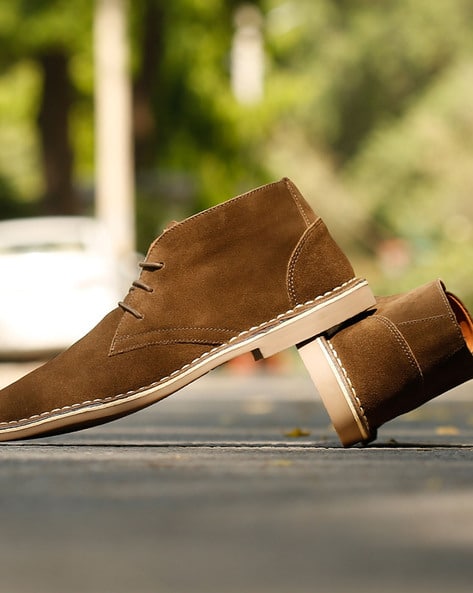 mens beige chukka boots