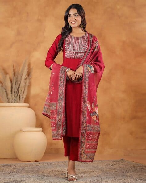 Janasya Chanderi Embroidery Straight Kurta Set