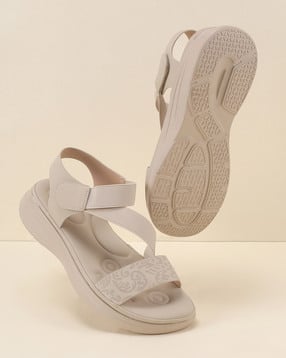 Buy Black Flat Sandals for Women by Mochi Online